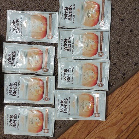 BUNDLE!! 3 Garnier Whole Blends Replenishing Shampoo & Repairing Mask pkts (8) - Picture 5 of 10